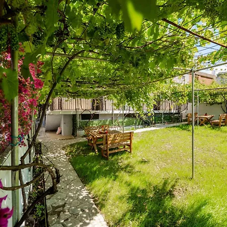 Kalpazo Kaja Garden *