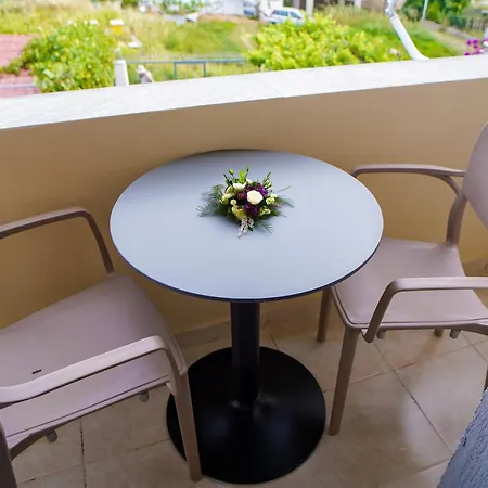 Kalpazo Kaja Garden Apartment Golem (Tirana)