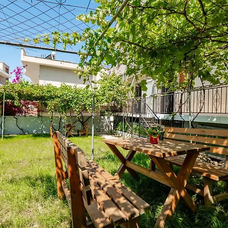 Kalpazo Kaja Garden Apartamento Golem (Tirana)